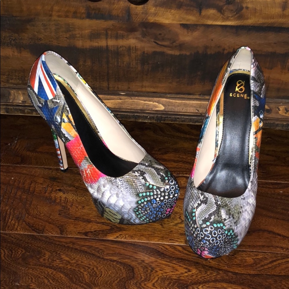 Multi colored printed heels